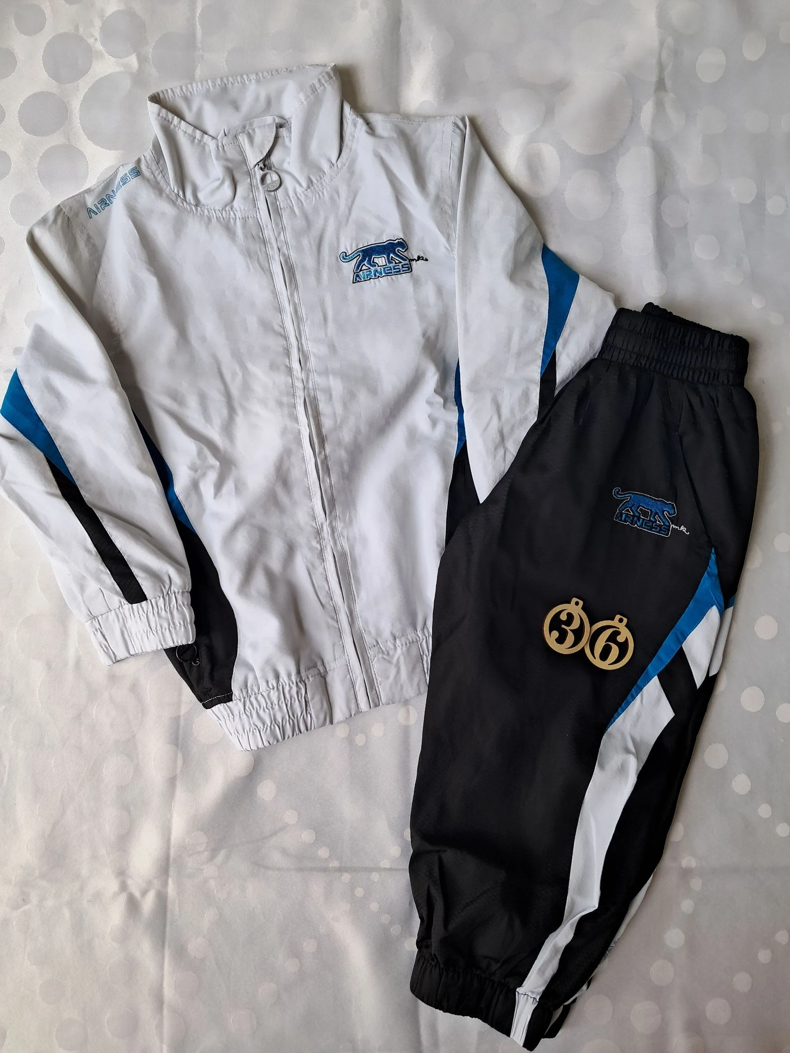 Ensembles survêtement fin taille 36mois Airness 